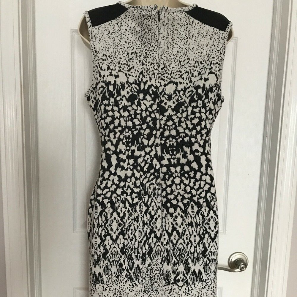 NWT Carmen Marc Valvo Women Stretch-Knit Dress Lined Size M Medium